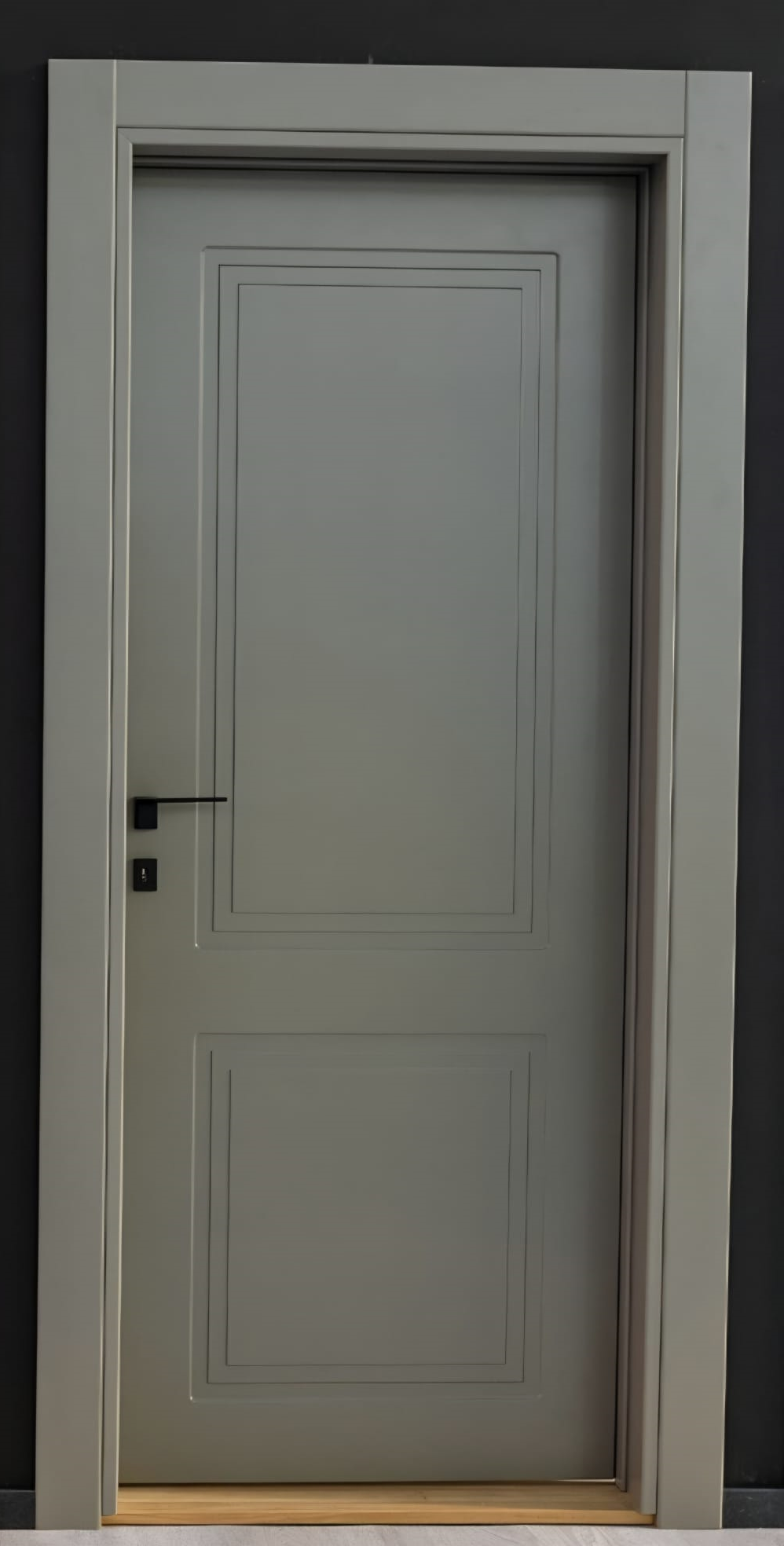 Lakirana vrata Box 2